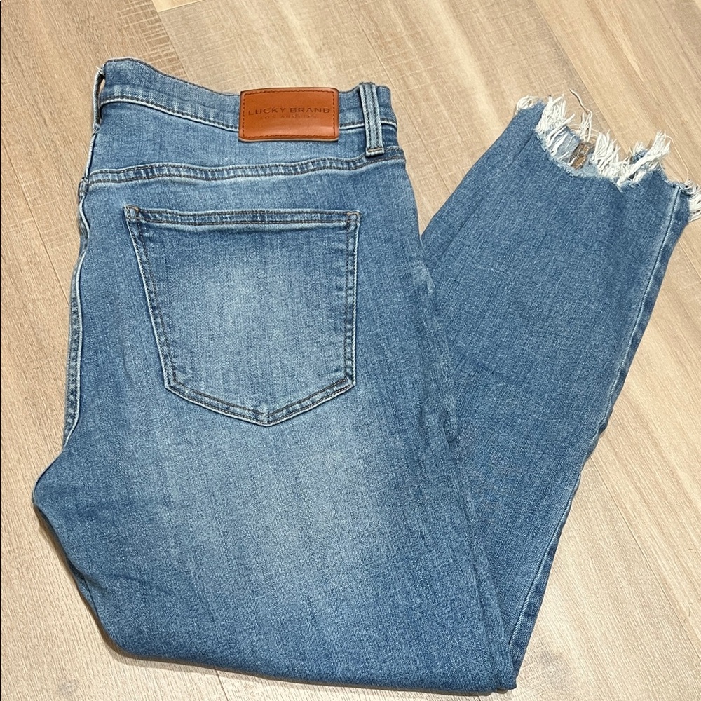 Lucky Brand Light Blue Frayed Hem Jeans
